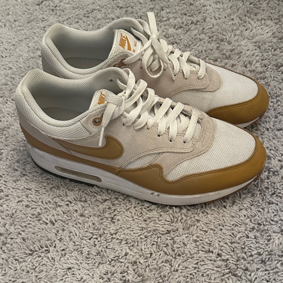 Nike Air Max - Picture 2 of 4